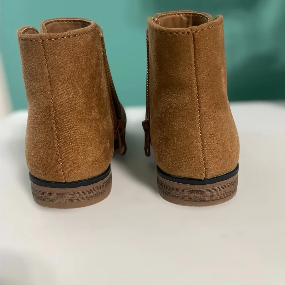 Cat and Jack Girls Brown Ankle Boots with Zipper - Picture 6 of 10